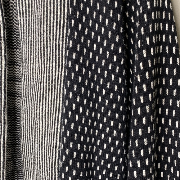 Chris Triola sweater women’s medium handmade black ivory thick warm aztec - Picture 2 of 6